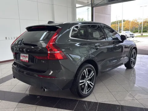More photos of 2019 Volvo XC60 Momentum at Clemons Mitsubishi, NE