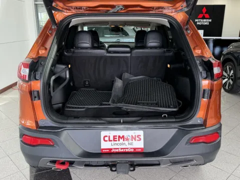 More photos of 2016 Jeep Cherokee Trailhawk at Clemons Mitsubishi, NE