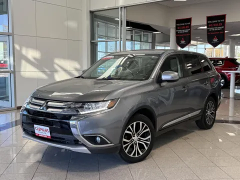 Gray 2017 Mitsubishi Outlander SE for sale in Lincoln, NE
