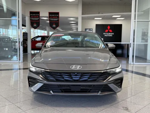More photos of 2024 Hyundai Elantra Limited at Clemons Mitsubishi, NE