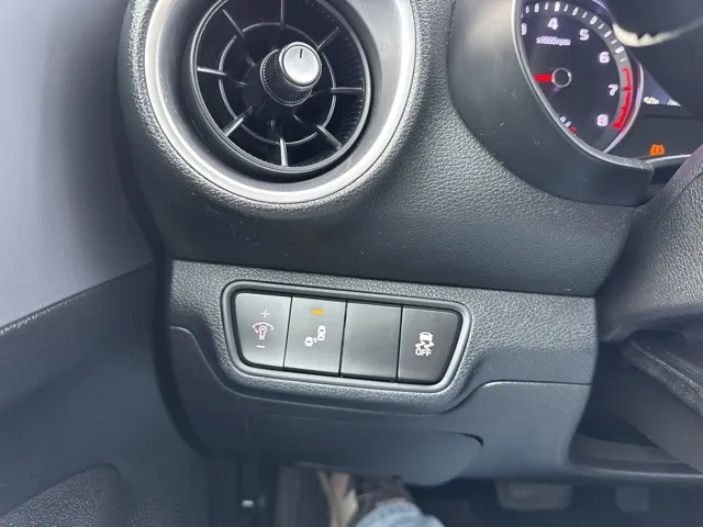 2022 Kia Forte FE LXS photo 4