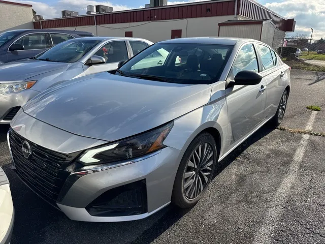 2024 Nissan Altima SV's photo