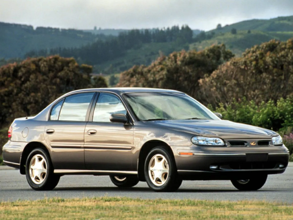 1999 Oldsmobile Cutlass GLS's photo