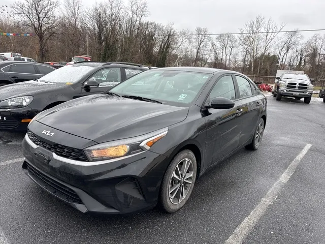 2023 Kia Forte LXS's photo
