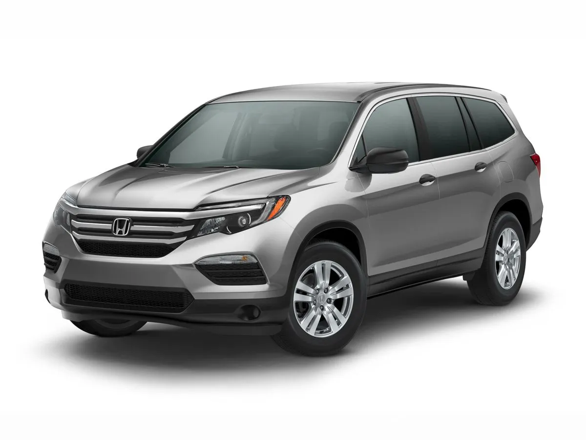 2017 Honda Pilot LX's photo