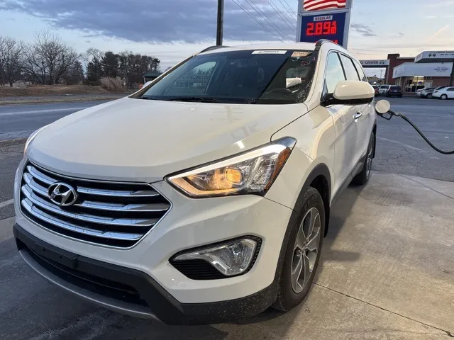 White 2016 Hyundai Santa Fe SE for sale in Frederick, MD