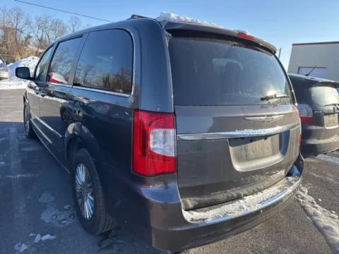 More photos of 2016 Chrysler Town & Country Touring-L at Hi Lo Auto Sales - Frederick - 355, MD