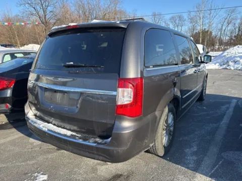 More photos of 2016 Chrysler Town & Country Touring-L at Hi Lo Auto Sales - Frederick - 355, MD