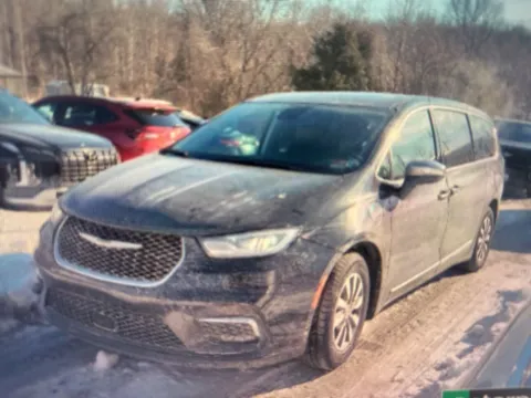 Black 2023 Chrysler Pacifica Hybrid Limited for sale in Frederick, MD