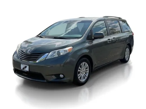 Green 2014 Toyota Sienna XLE for sale in Frederick, MD