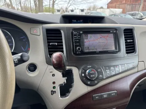 More photos of 2014 Toyota Sienna XLE at Hi Lo Auto Sales - Frederick - 355, MD