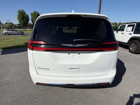 More photos of 2022 Chrysler Pacifica Touring L at Hi Lo Auto Sales - Frederick - 355, MD