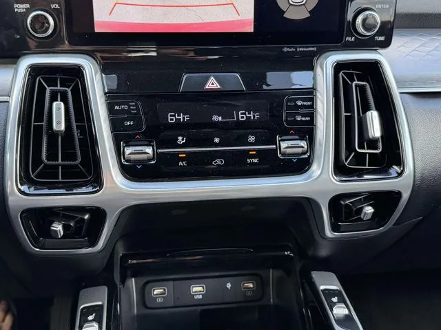 2022 Kia Sorento SX - Photo 14