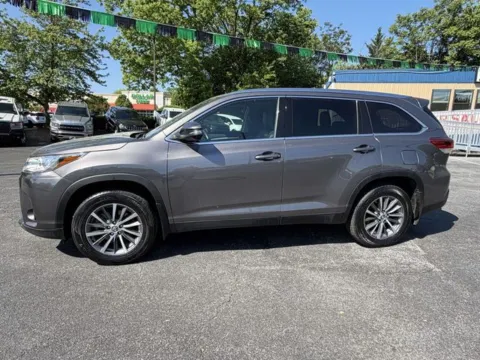 Photos of 2019 Toyota Highlander XLE for sale in Frederick, MD at Hi Lo Auto Sales - Frederick - 355