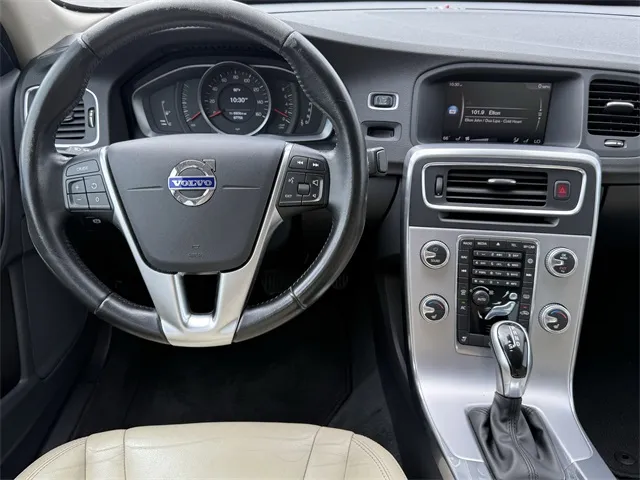 2017 Volvo S60 T5 Dynamic photo 21