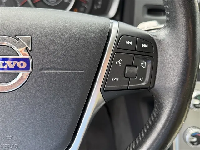 2017 Volvo S60 T5 Dynamic photo 23