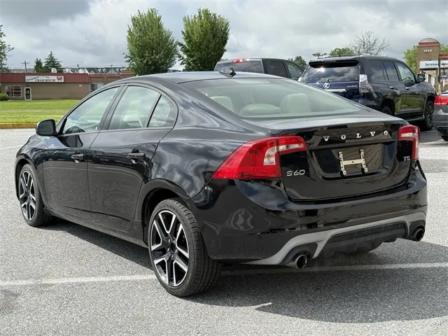2017 Volvo S60 T5 Dynamic photo 17
