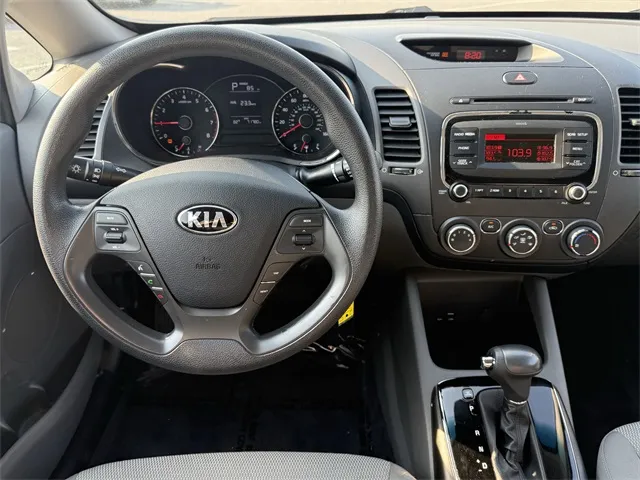 2017 Kia Forte LX Base photo 21
