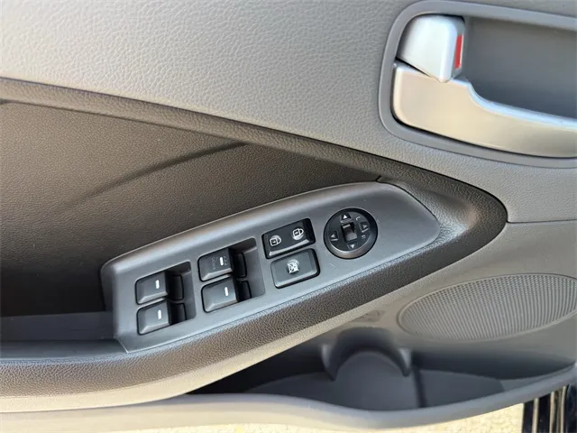 2017 Kia Forte LX Base photo 14