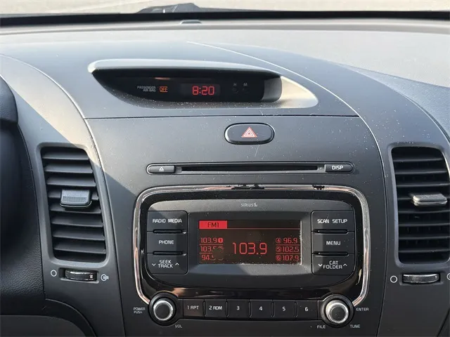 2017 Kia Forte LX Base photo 23