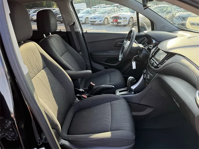 2020 Chevrolet Trax LT photo 3