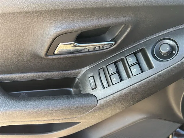 2020 Chevrolet Trax LT photo 13