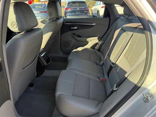 2019 Chevrolet Impala 1LT photo 13