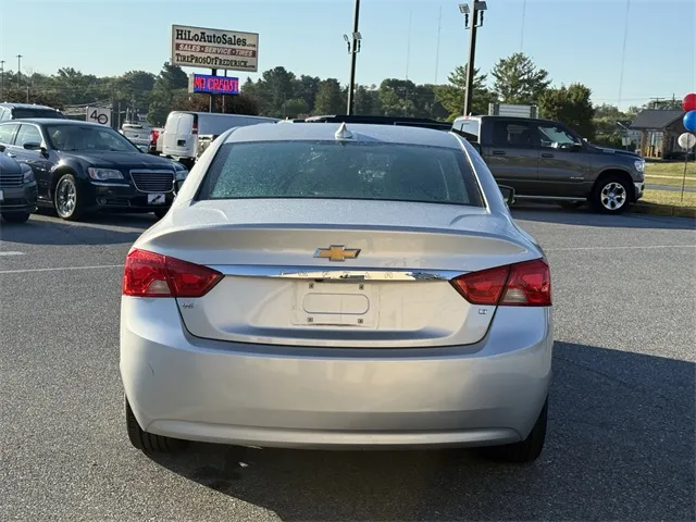 2019 Chevrolet Impala 1LT photo 2