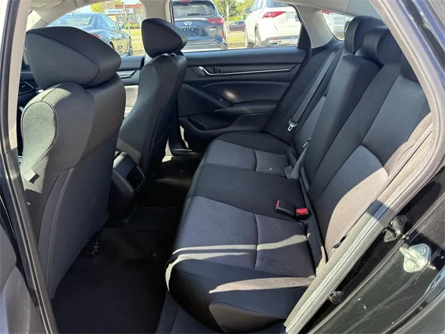 2019 Honda Accord LX photo 12