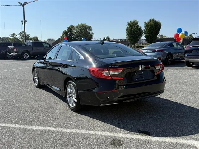 2019 Honda Accord LX photo 9