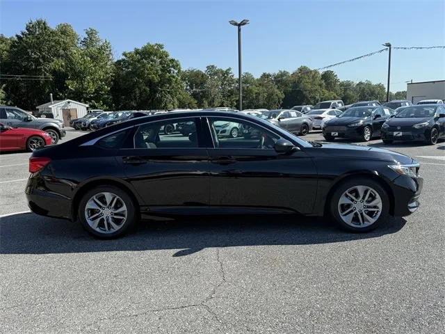 2019 Honda Accord LX photo 10