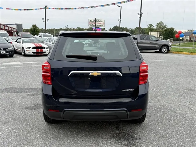 2016 Chevrolet Equinox LS photo 2
