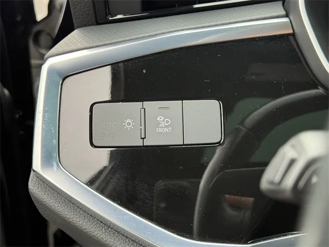 2023 Audi Q3 S line Premium photo 16