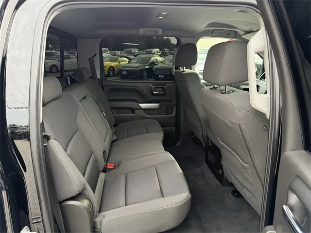 2018 Chevrolet Silverado 1500 LT photo 4