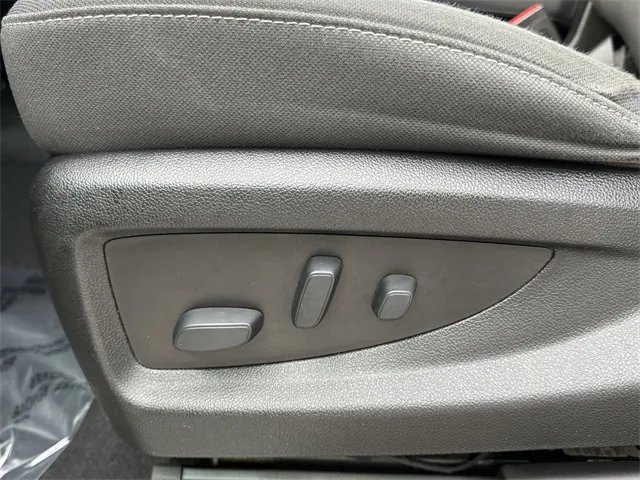 2018 Chevrolet Silverado 1500 LT photo 14