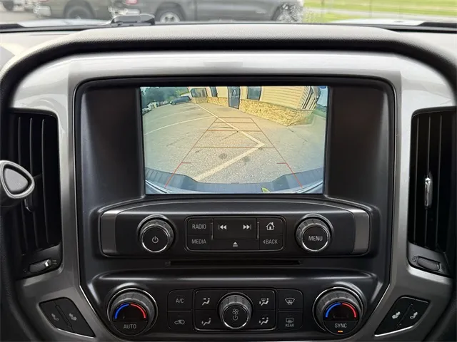 2018 Chevrolet Silverado 1500 LT photo 16