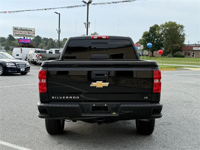 2018 Chevrolet Silverado 1500 LT photo 2