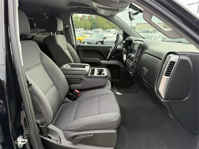 2018 Chevrolet Silverado 1500 LT photo 19