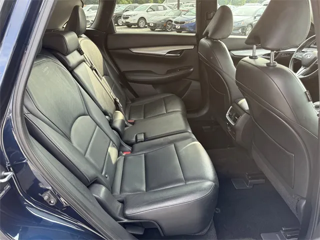 2019 Infiniti QX50 Essential photo 4