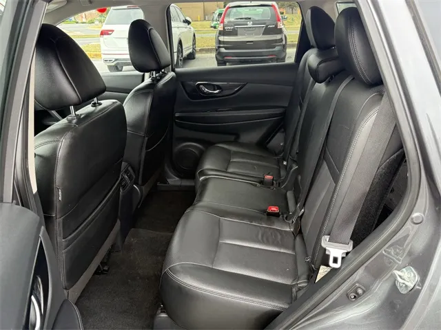 2019 Nissan Rogue SL photo 19