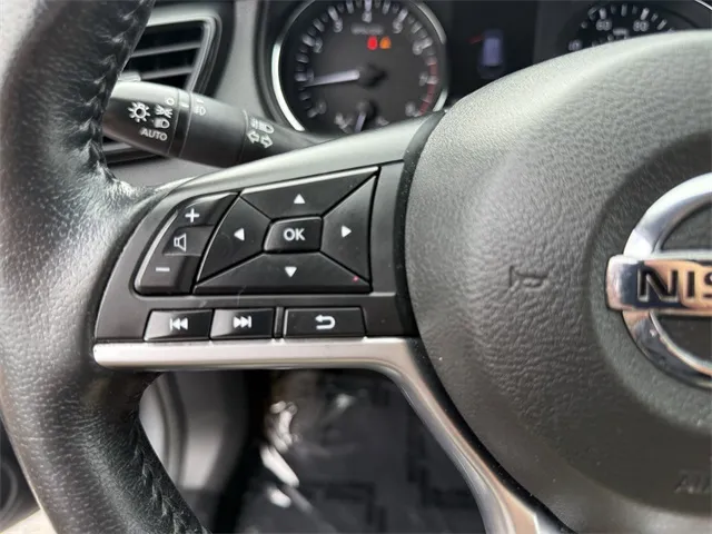 2019 Nissan Rogue SL photo 21