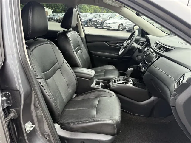 2019 Nissan Rogue SL photo 18