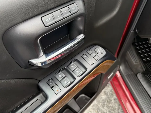 2018 Chevrolet Silverado 1500 LTZ photo 5