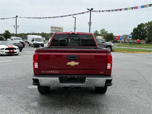 2018 Chevrolet Silverado 1500 LTZ photo 2