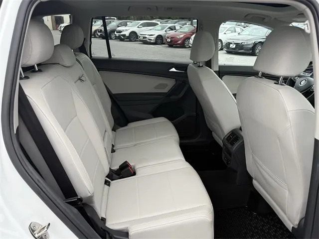 2021 Volkswagen Tiguan SE photo 3