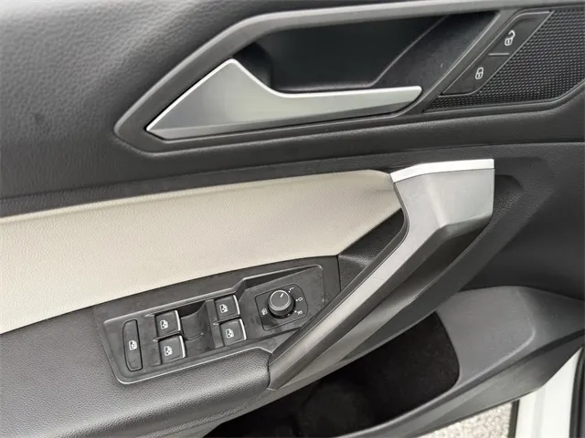 2021 Volkswagen Tiguan SE photo 14