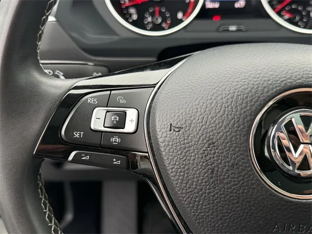 2021 Volkswagen Tiguan SE photo 6