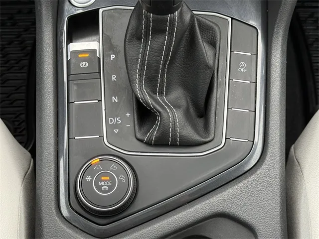 2021 Volkswagen Tiguan SE photo 25