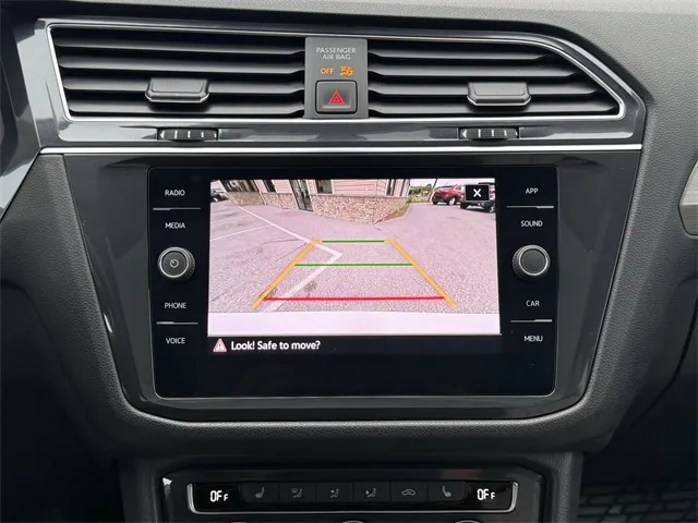 2021 Volkswagen Tiguan SE photo 8
