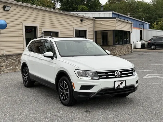 2021 Volkswagen Tiguan SE photo 2